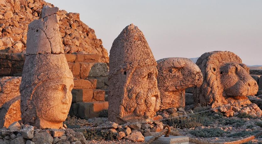 Uçaklı Diyarbakır - Mardin - Şanlıurfa - Gaziantep - Adana ( 4 gece konaklama ) 