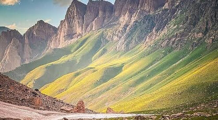 Uçaklı Van - Hakkari - Şırnak - Cizre - Mardin ( 4 gece konaklama )