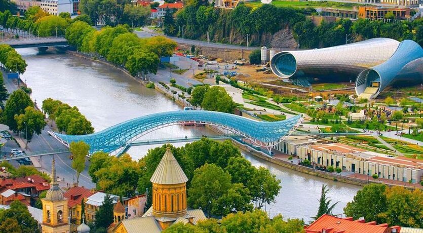 Kars - Tiflis - Batum - Ayder ( 4 gece konaklamalı İzmir - Kars ; Trabzon - İzmir )